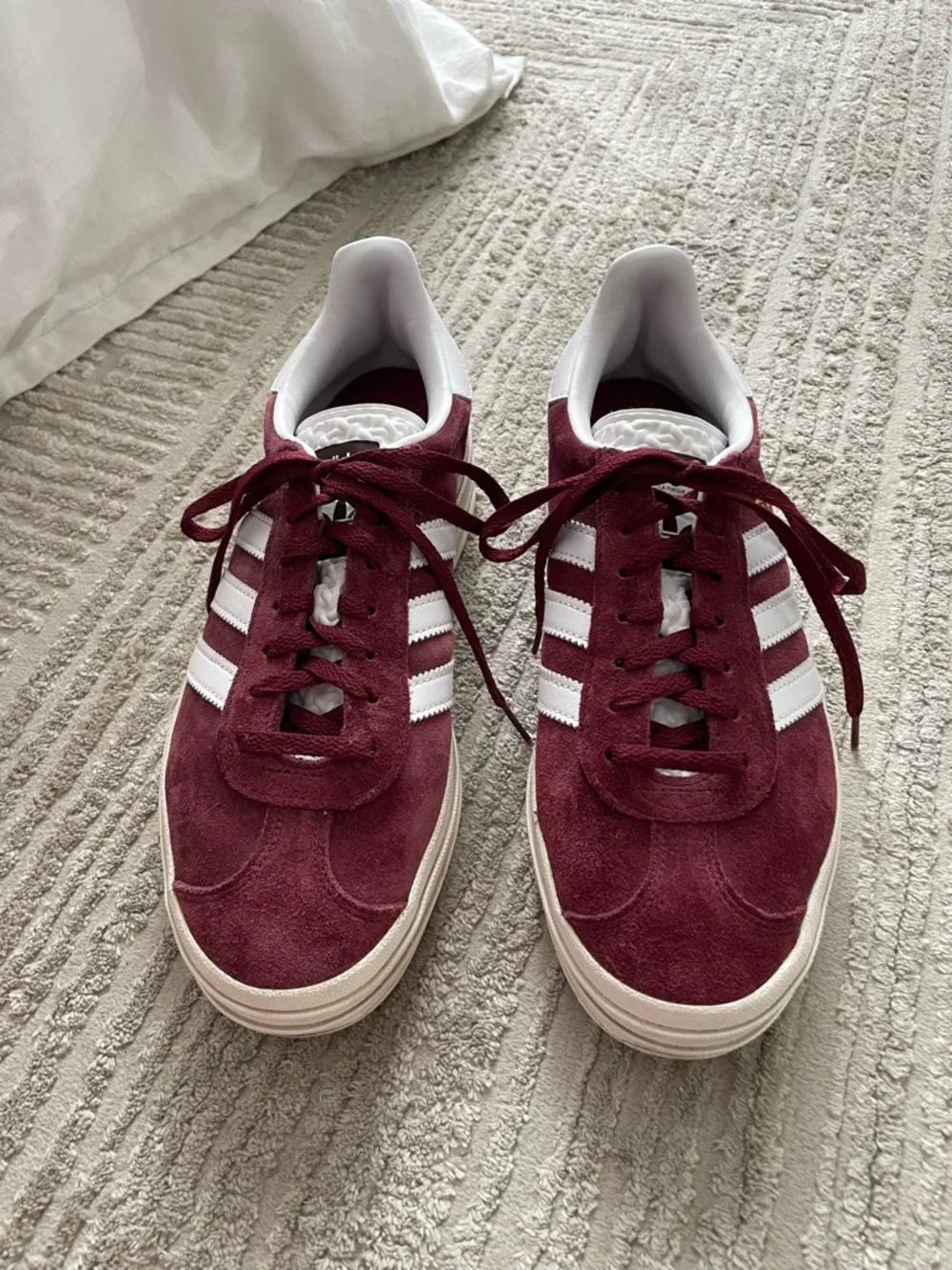 Adidas Gazelle Bold 'Shadow Red White'. Size 8 - Picture 3 of 8